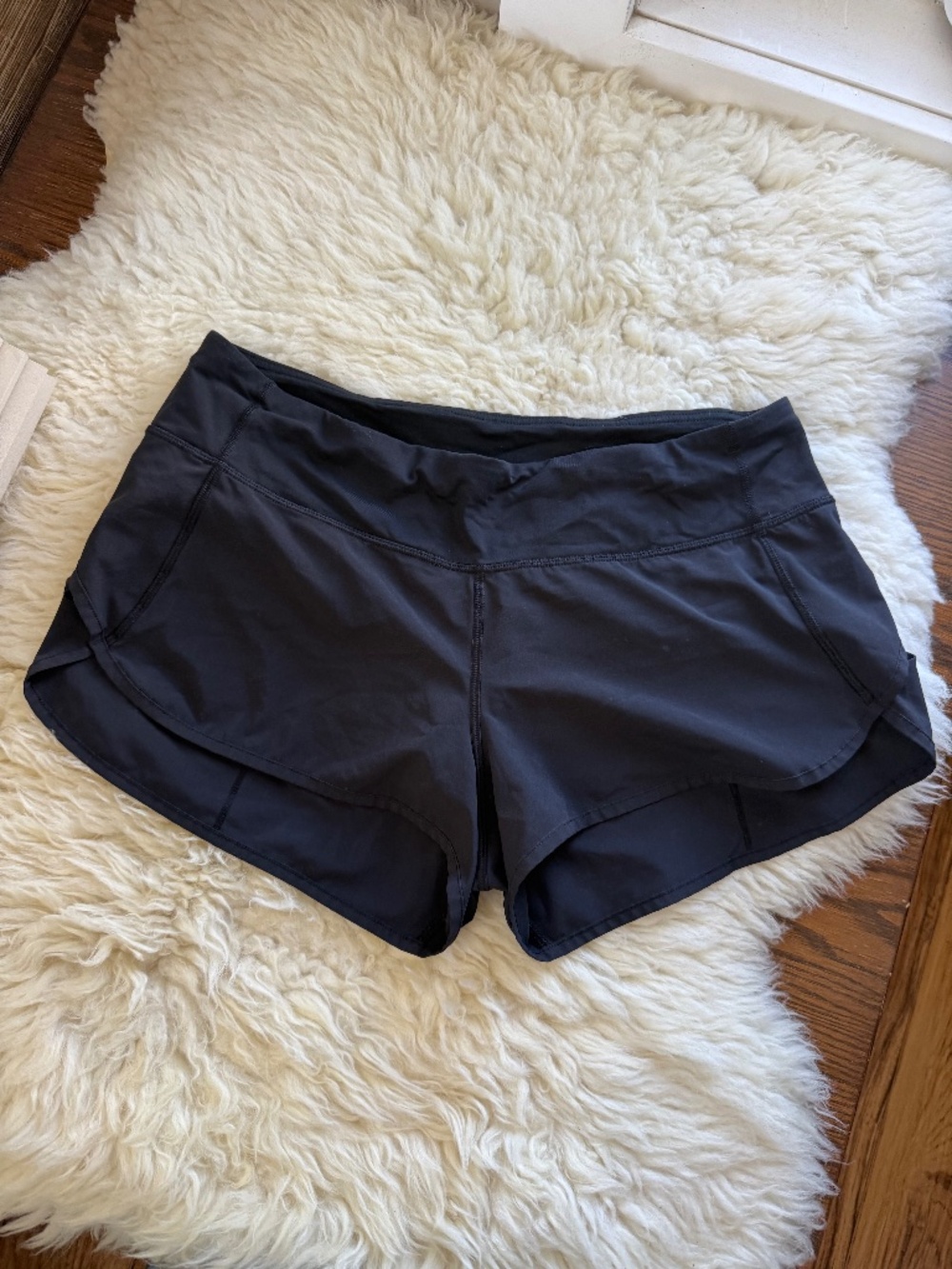 Lululemon Speed Short 4-Way Stretch 2.5” Black Size 8